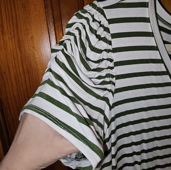 Striped tshirt - Picture 3 of 4